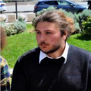 Frequentante l'ultimo anno del liceo classico offre ripetizioni di Italiano, Storia, Latino, Filosofia e Greco